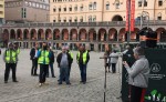 Det var en særdeles flau forestilling da Gerd Kristiansen to dager før hun skulle gå av som LO-leder, fant det for godt å trøste havnearbeidere fra Mosjøen og Tromsø som står uten jobb. Foto: JRS