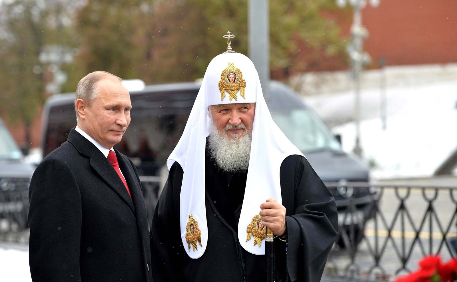 President Putin og patriark Kirill ved avdukinga av monumentet over prins Vladimir/Volodomyr i 2016. Foto fra den russiske presidentens nettside Kremlin.ru