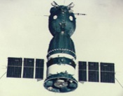Bildet viser en gammel satelitt av sovjetisk modell